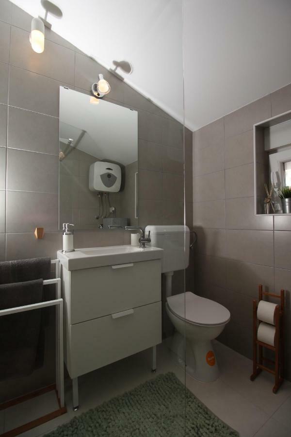 Apartment Smokva **** Podgreben Buitenkant foto